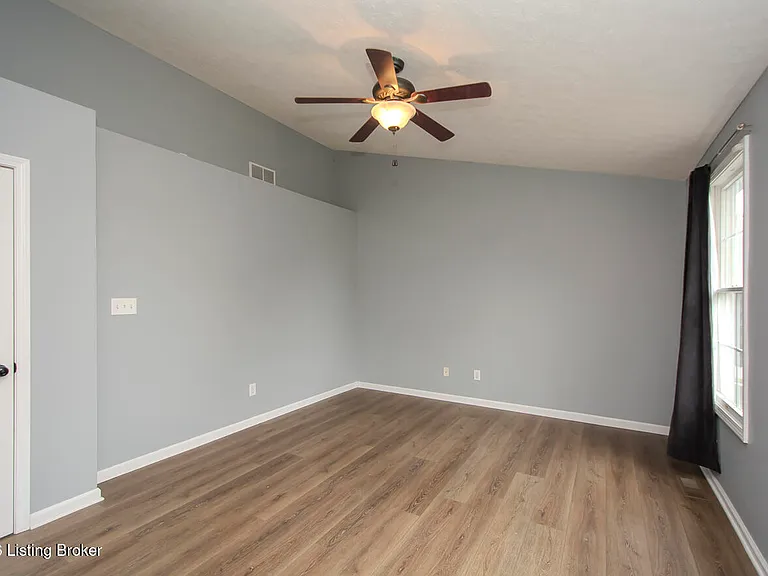 6702 Shallow Rock Dr — Photo 34