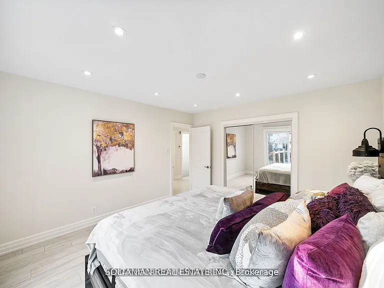 71 Centre Ave #MAIN FLOOR — Photo 13