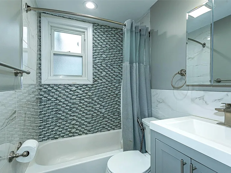 81 Maple Ave — Photo 7