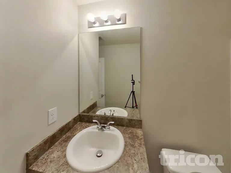 2491 Stanton Ave — Photo 13