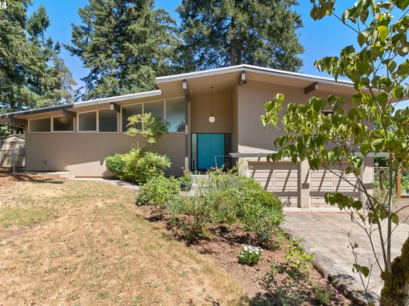 2075 Hillcrest Dr, West Linn, OR 97068