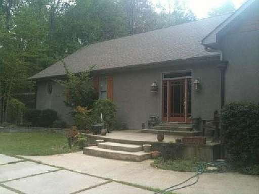 1st image of 1525 Peachtree Cir