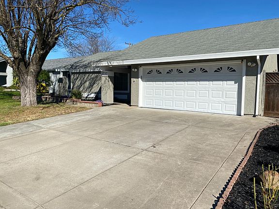 2nd image of 3737 Rock Island Dr