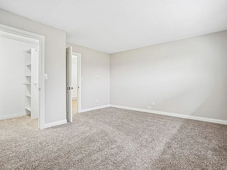 Medinah Terrace Apartments — Photo 20