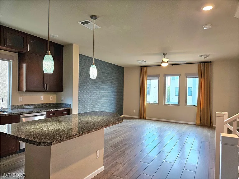 8016 Carpenter Creek Ave — Photo 7