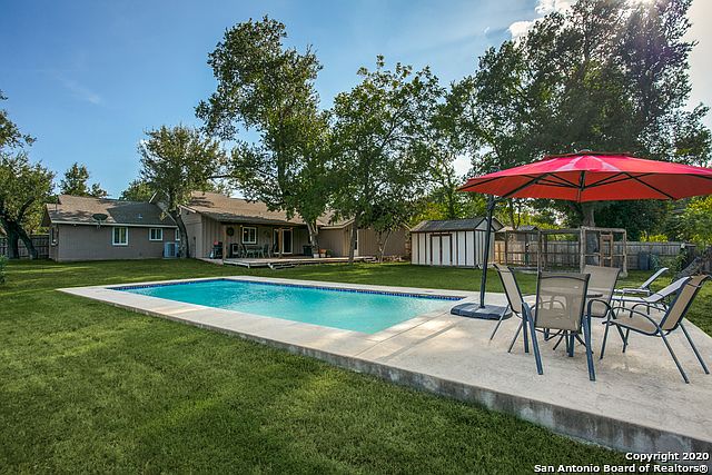 1st image of 435 Rockhill Dr