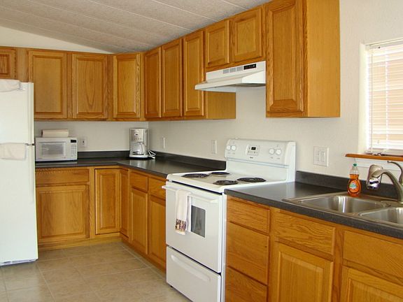 4th image of 704 Cardinal Ave NE