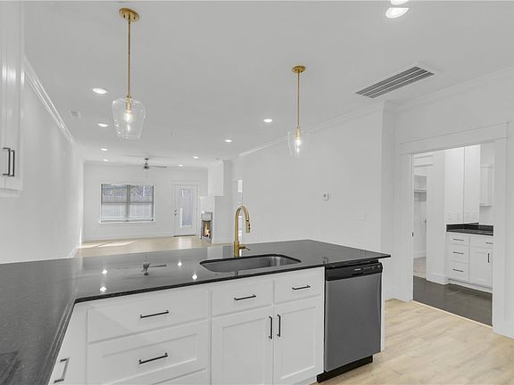 3rd image of 1623 S 17th Pl