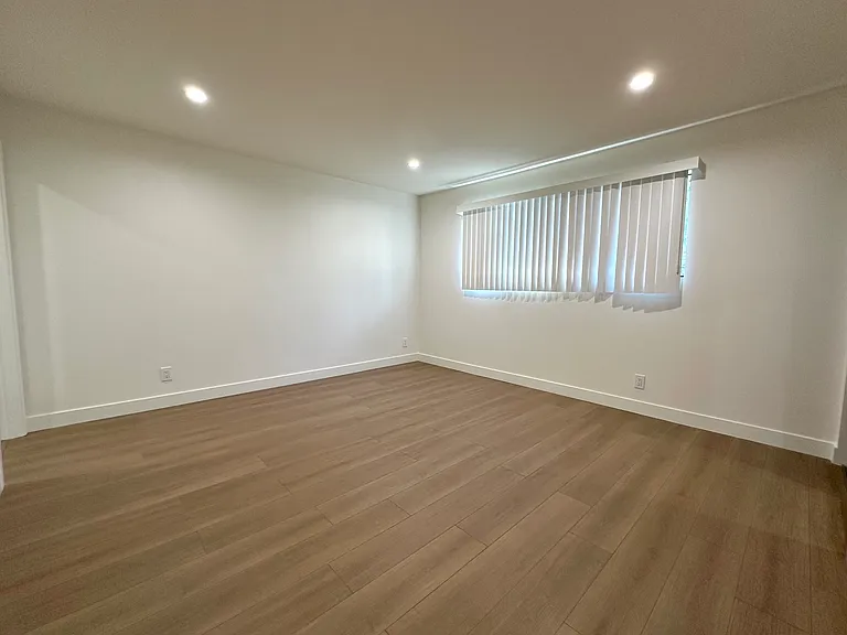 4727 Kester Ave #104 — Photo 15