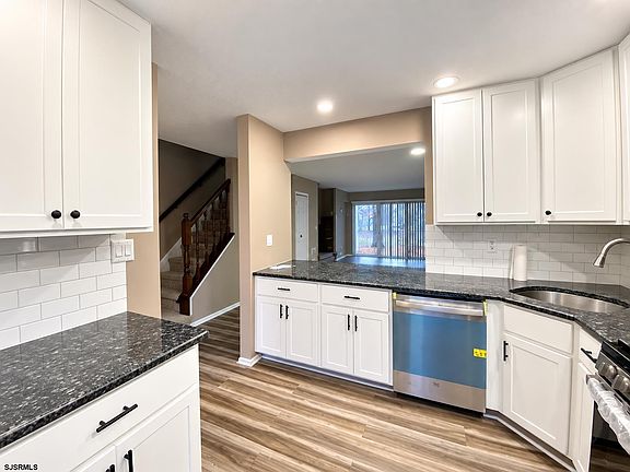 2nd image of 89 Shawnee Pl #89