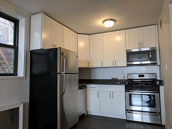 3rd image of 4323 Ithaca St APT 5B