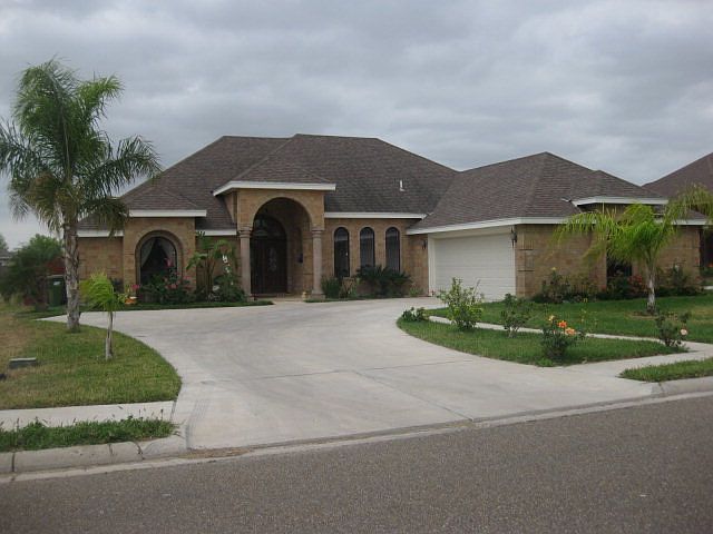 1st image of 1000 Las Brisas Dr