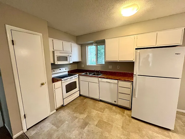 714 Prairie Rd — Photo 4