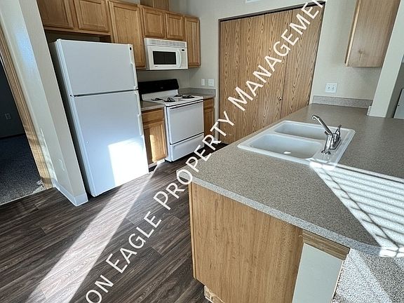 2nd image of 1805 E Overland Rd APT 3323