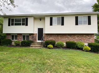 10 Tano Dr, Lloyd, NY 12528