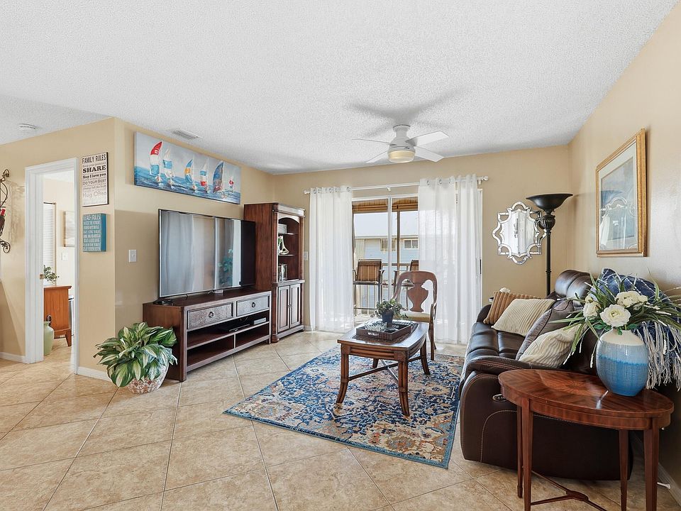 1st image of 205 SE Village 205 Drive #205