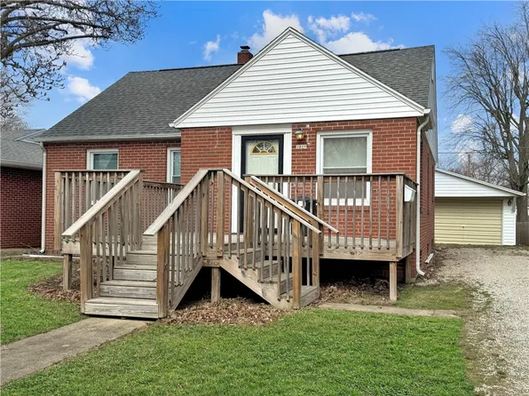 2820 Walnut Ave, Mattoon, IL 61938