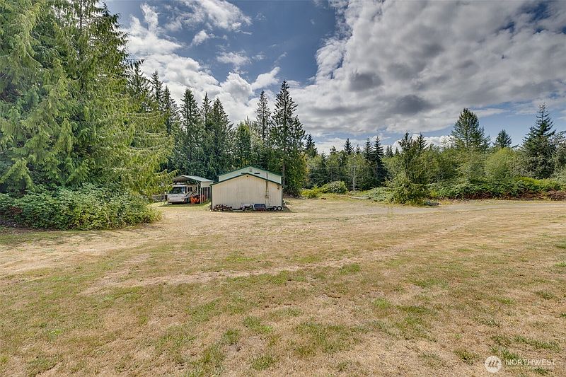 4th image of 14029 Kayak Point Road