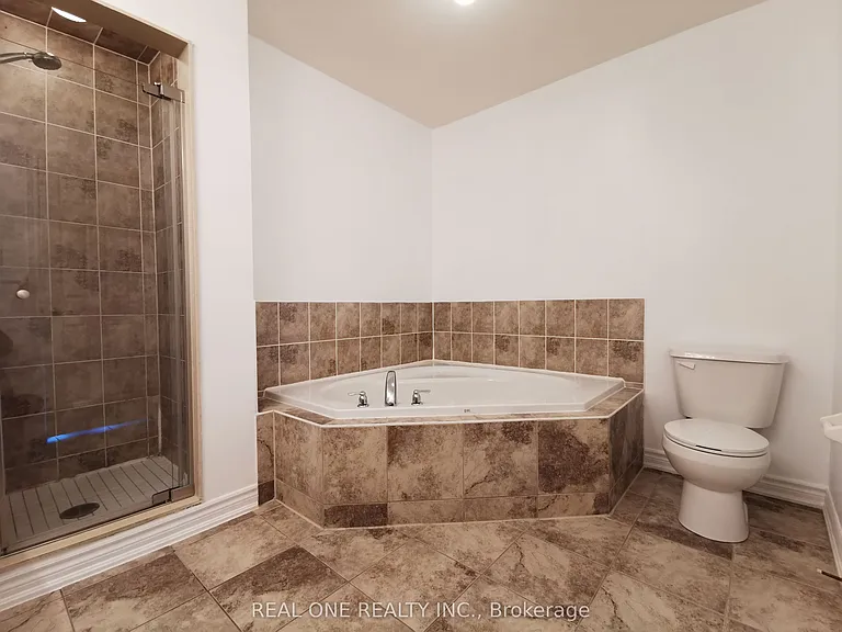 53 Hammersly Blvd — Photo 9