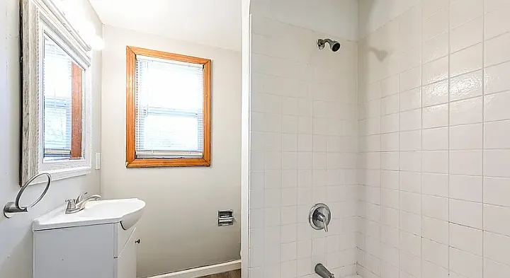 Lee Dr — Photo 9