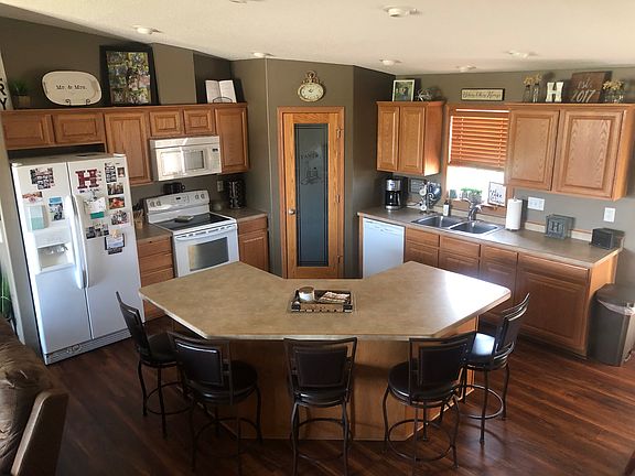 Kitchen with Large Island