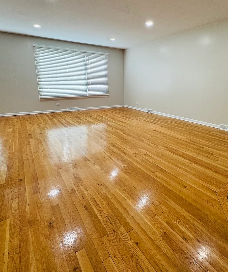 4 bed, 2.5 bath, $3,500 — Photo 4