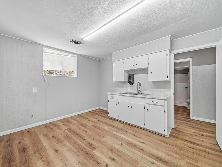 516 Cedar Bayou Rd — Photo 5