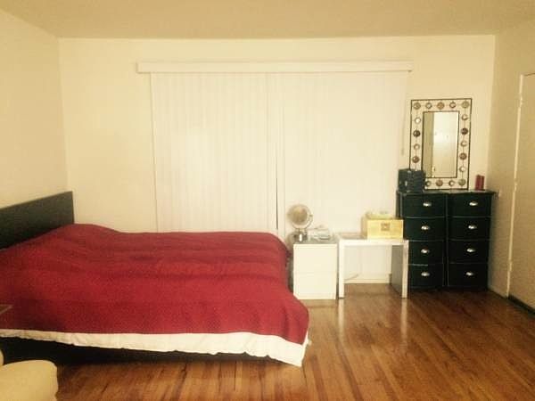 2nd image of 1333 N Fuller Ave APT 1