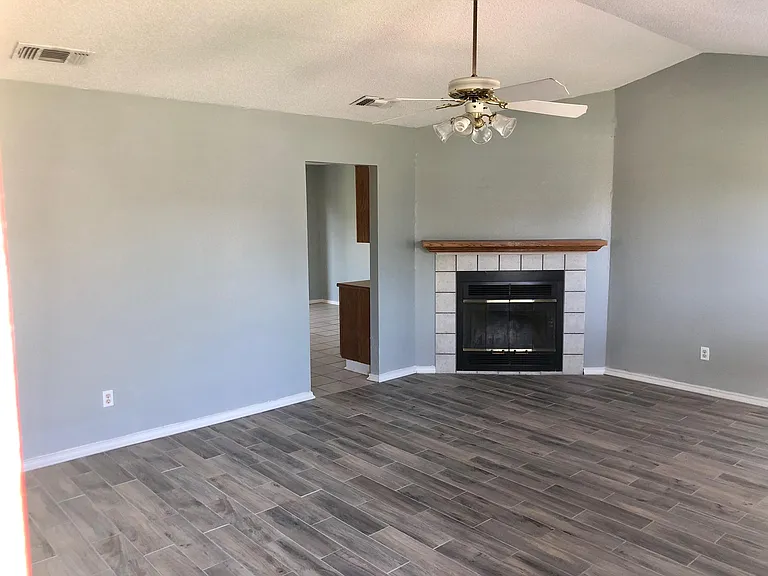 2206 Hemlock Dr — Photo 12