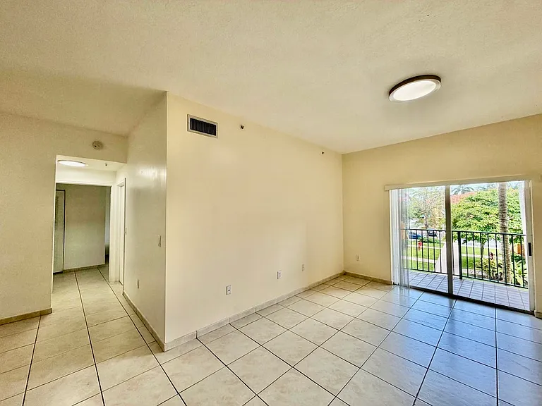 7290 NW 114th Ave #205 — Photo 3