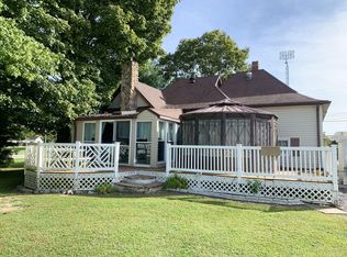 1715 Griffiths Rd, Sorento, IL 62086