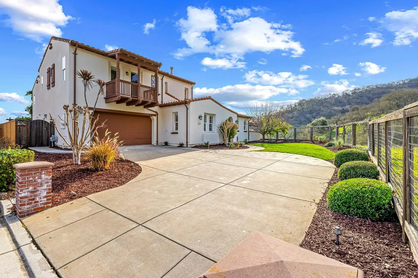 1190 Olympic Ct photo 1