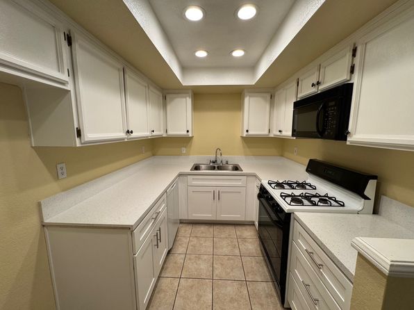 8167 Vineyard Ave APT 11