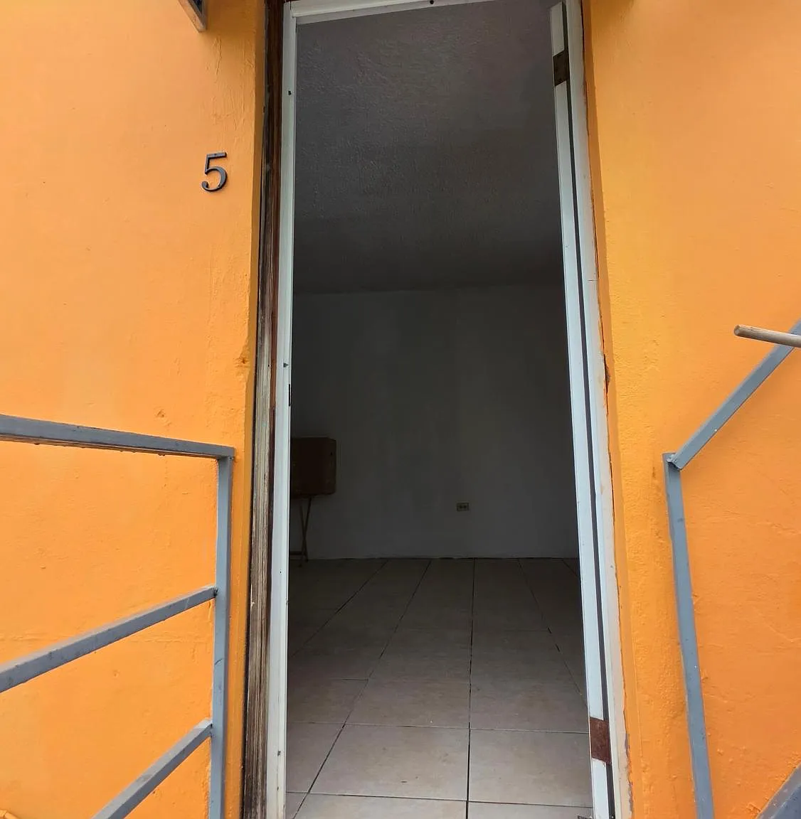 2 bed, 1.0 bath, 550 sqft, $1,000 — Photo 2