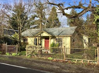 208 5th St, Phoenix, OR 97535