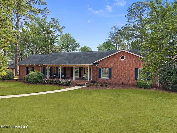 3rd image of 211 Churchill Drive