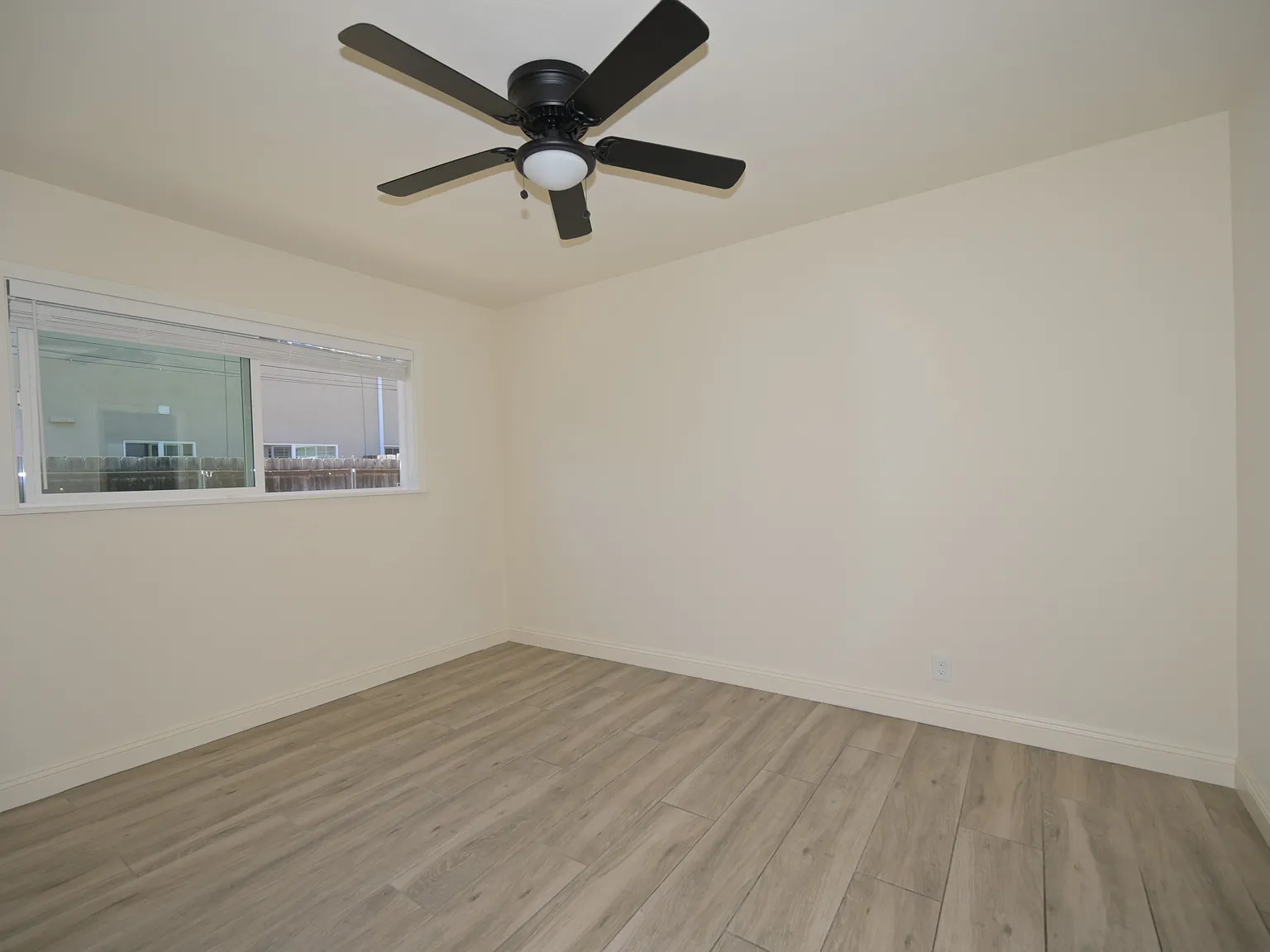 1 bed, $2,400 — Photo 4
