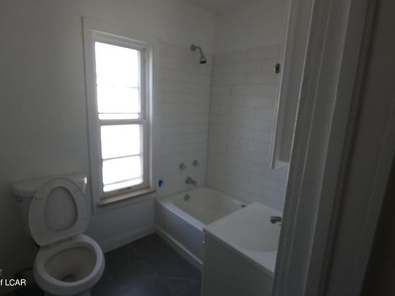 5th image of 58 Wood St #58
