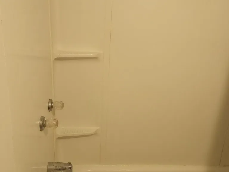 Unit B, Bathtub
