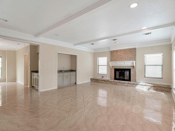 4th image of 1126 Crossroads Dr