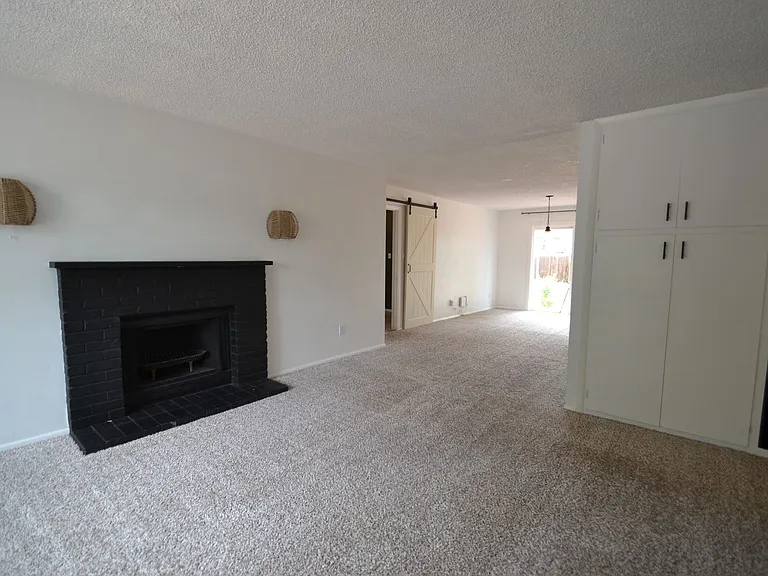 3106 Gomer Ave — Photo 2
