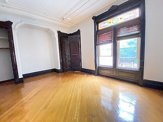 2nd image of 158 Hancock St #2