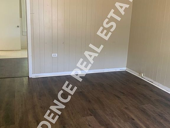 2nd image of 118 McDaniel St