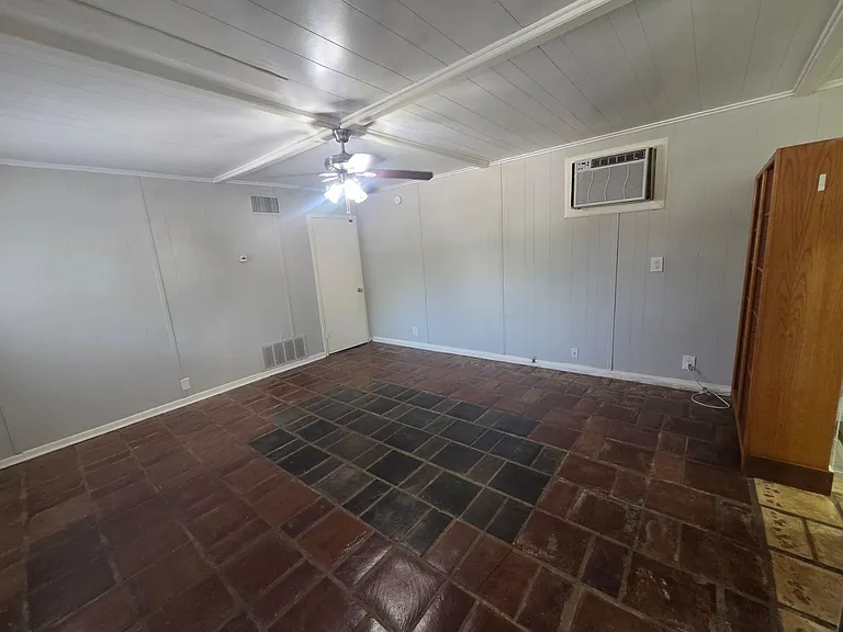 1717 N Locust St — Photo 10