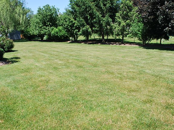 Expansive, private backyard. Ideal for kids!