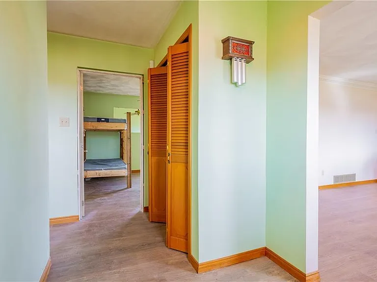 5213 Governors Rd — Photo 7