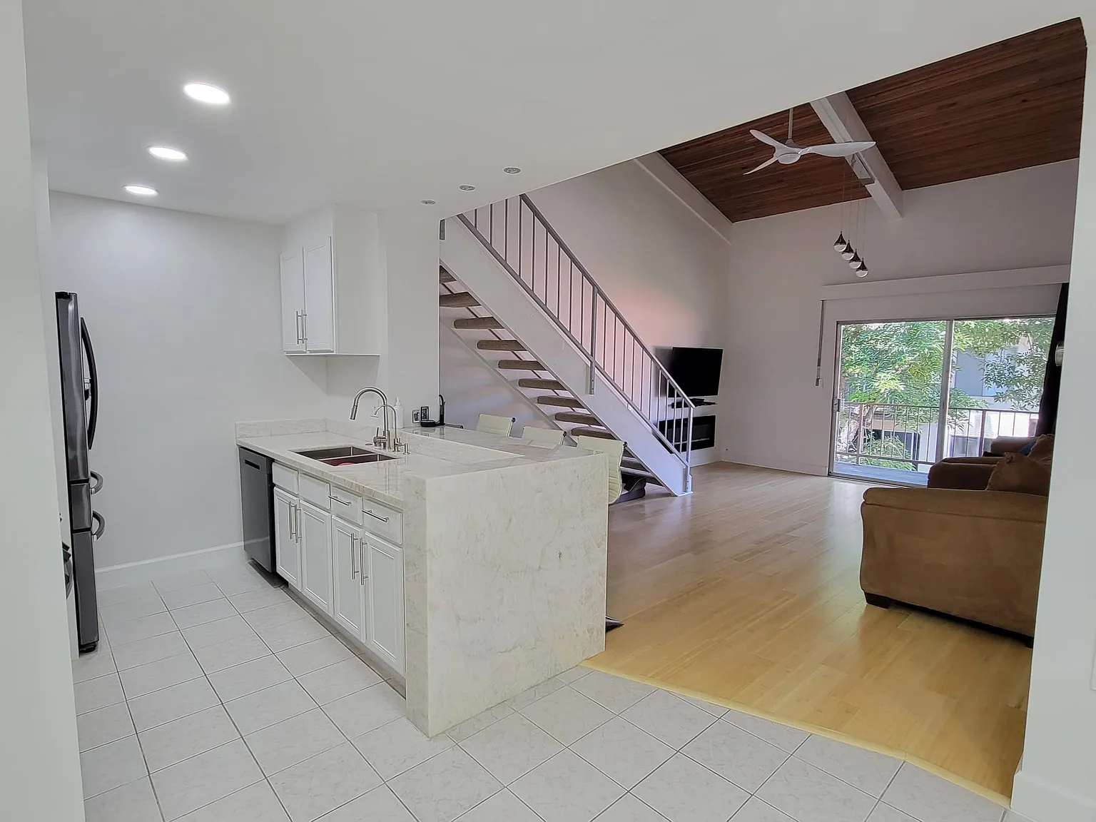 5460 White Oak Ave — Photo 2