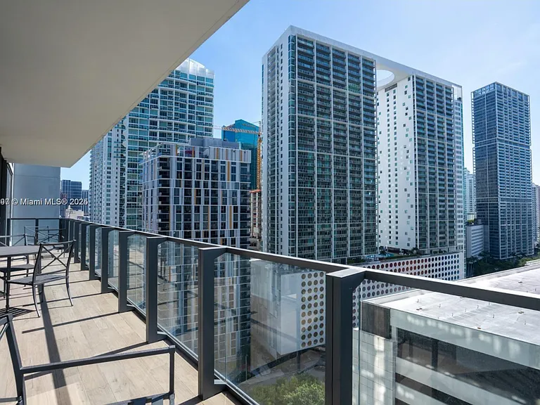 88 SW 7th St #30 — Photo 6