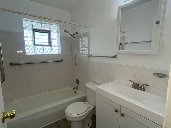 4th image of 2105 Gideon Ave #9