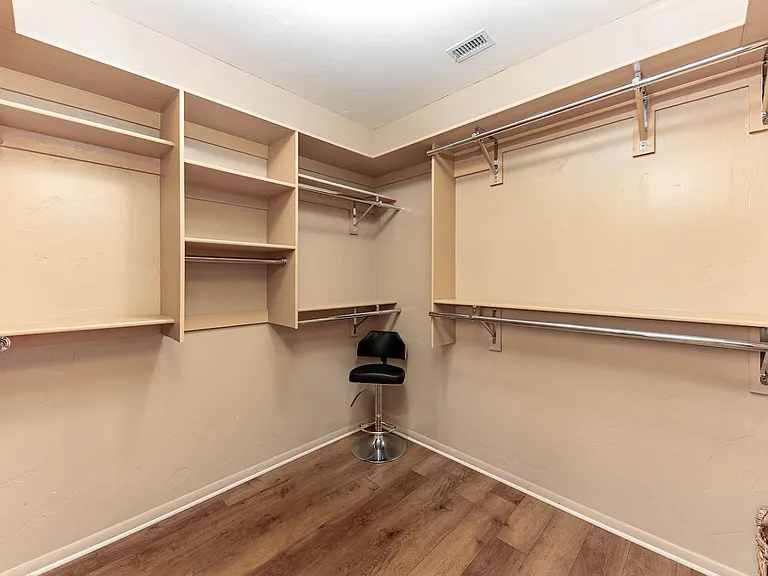3921 Aloha Ln — Photo 38